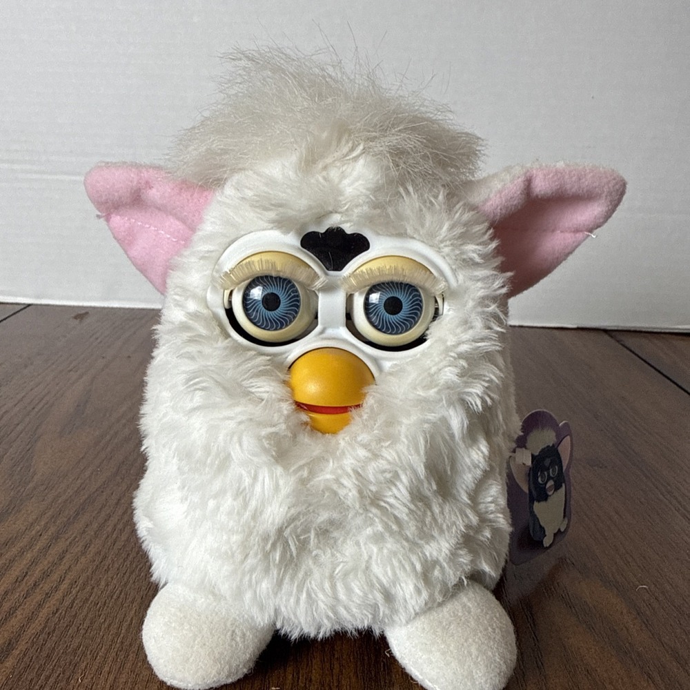 Vintage Tiger Electronics 1999 "Snowy" White Pink Ears Furby Baby Can't Wake Up